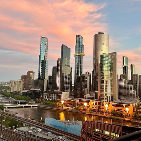 Aura2107, 2 Bedroom Apartment With Balcony, Stunning Yarra River And City Views Melburne Exterior foto