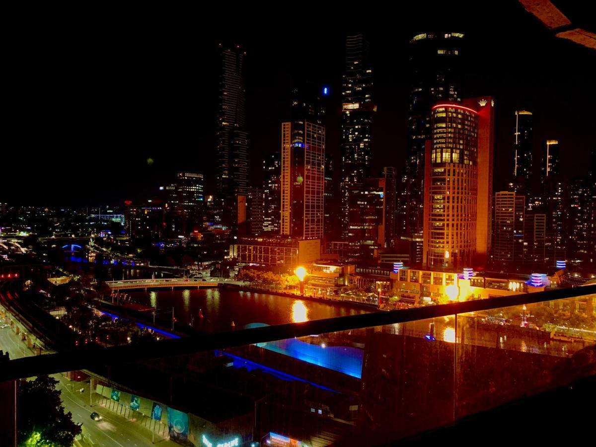 Aura2107, 2 Bedroom Apartment With Balcony, Stunning Yarra River And City Views Melburne Exterior foto