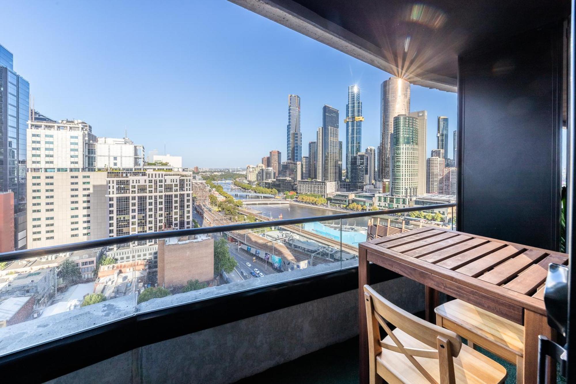 Aura2107, 2 Bedroom Apartment With Balcony, Stunning Yarra River And City Views Melburne Exterior foto